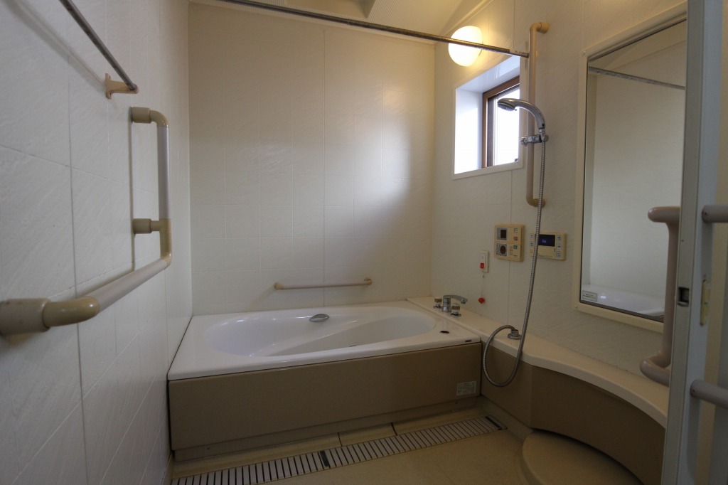 経年劣化した浴室が長湯でも楽しめるリラックス空間に