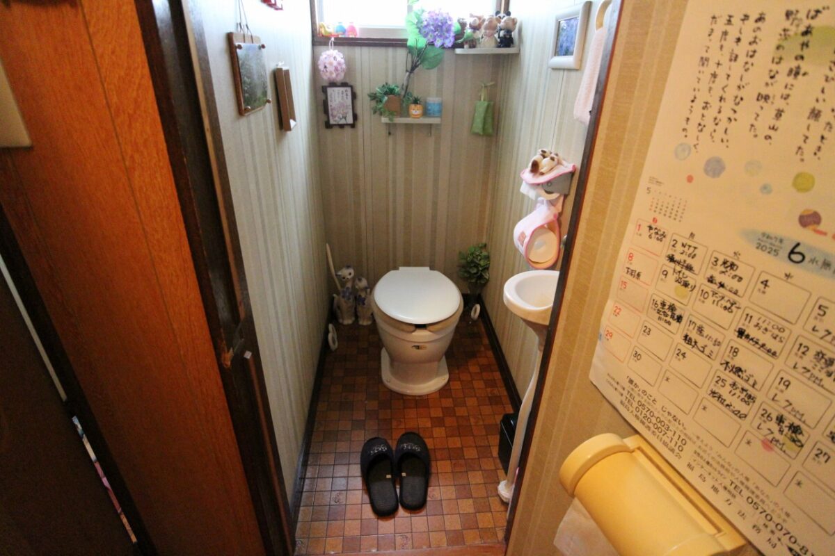 ２室の狭いトイレを一つに、広々快適レストルーム