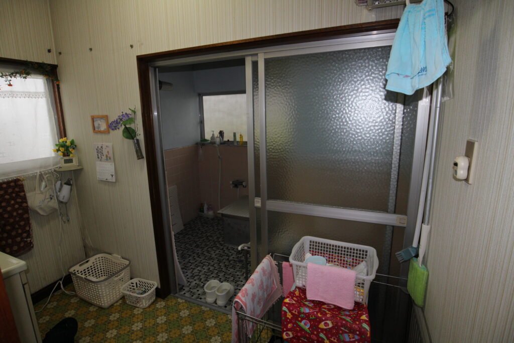 洗濯機置場が無い洗面室