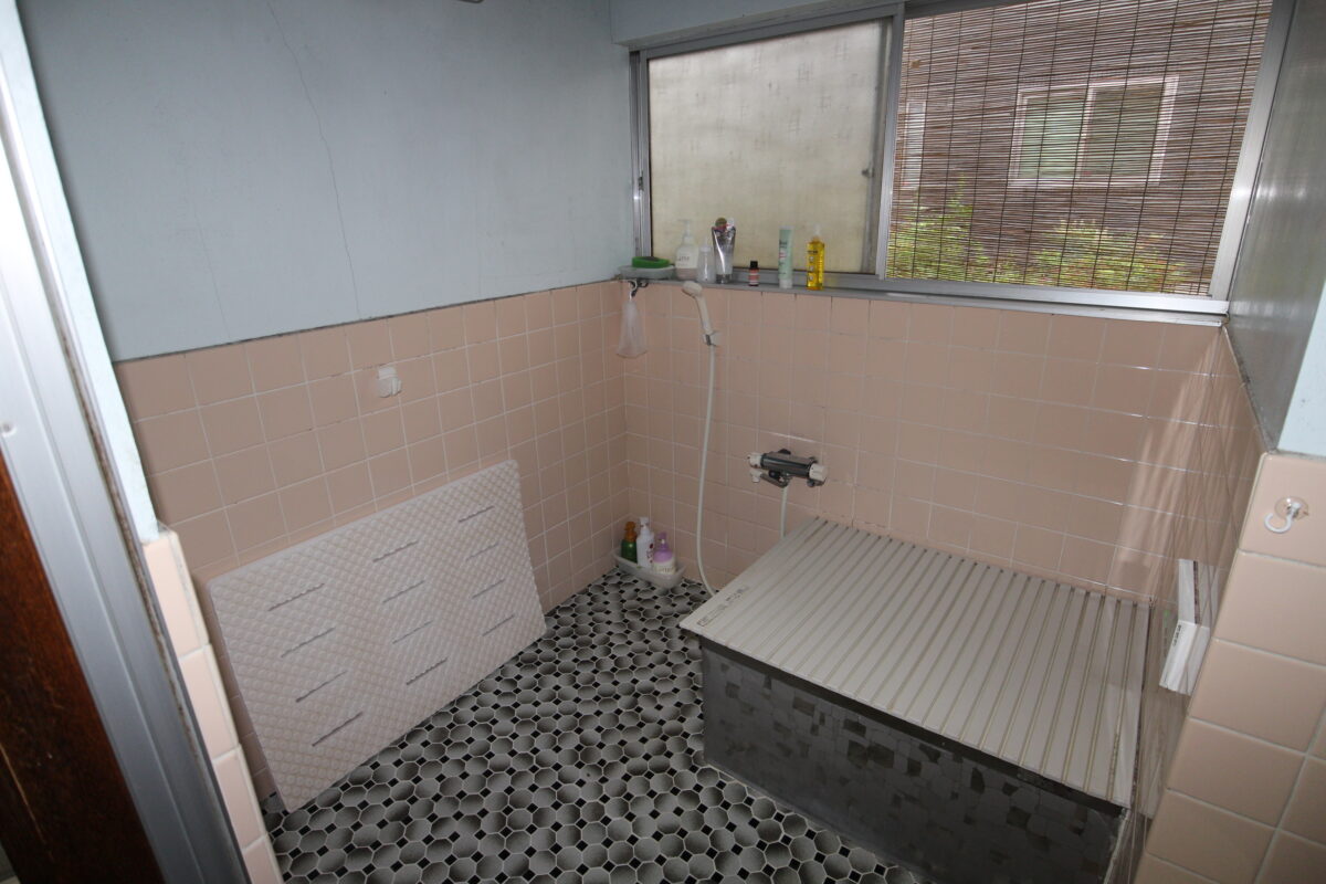 冬期のヒートショックが心配な浴室から、温かく入浴を楽しめる浴室になりました