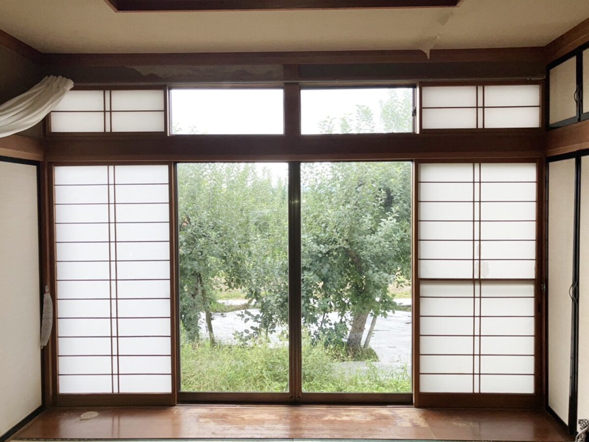 和室用障子タイプ内窓で、意匠性もそのままに。大きな窓でも外気の影響を受け難くなりました。